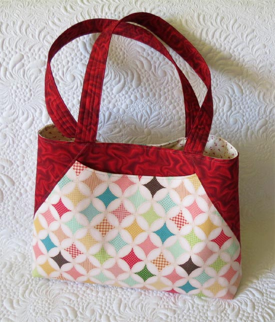 Tote bag pattern for a spacious bag with deep front pocket