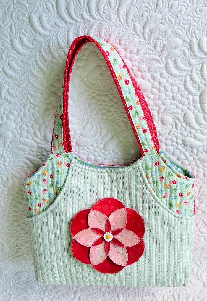 Finishing the gift for a little girl small bag Geta's Quilting Studio