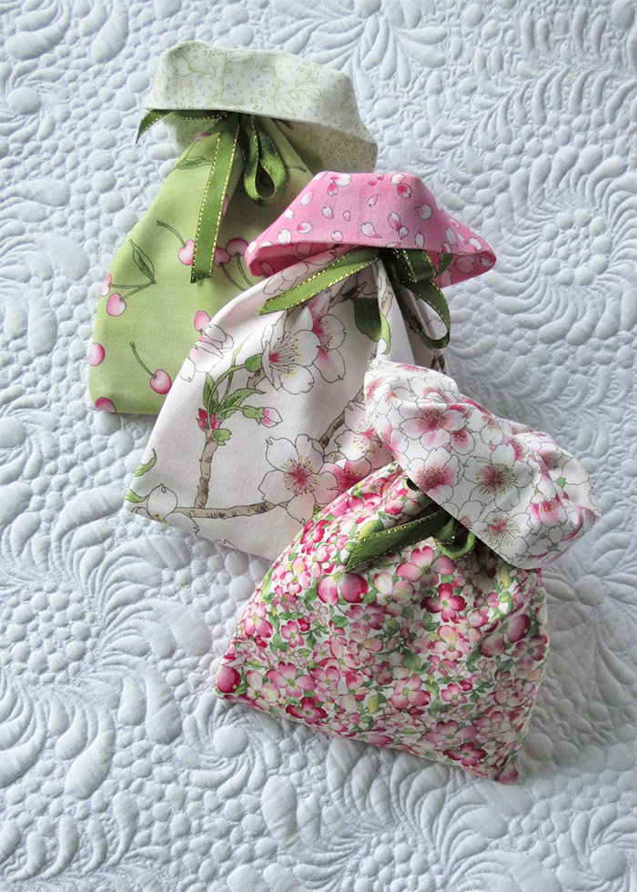 Drawstring bag tutorial - 10 minutes are required!