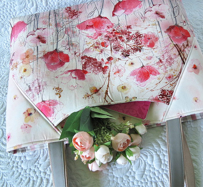 Tips for sewing zippered pockets for bags