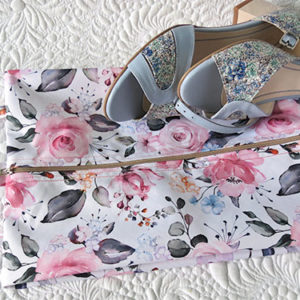Sew shoe bags with waterproof fabric