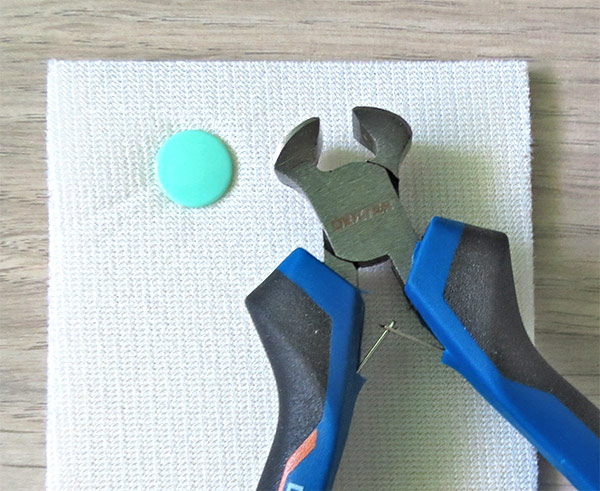 Tips for removing plastic snaps