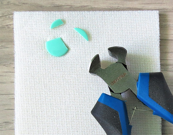 Tips for removing plastic snaps