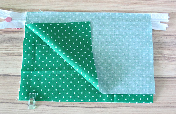 Monogram zipper pouch tutorial
