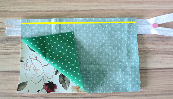 Monogram zipper pouch tutorial
