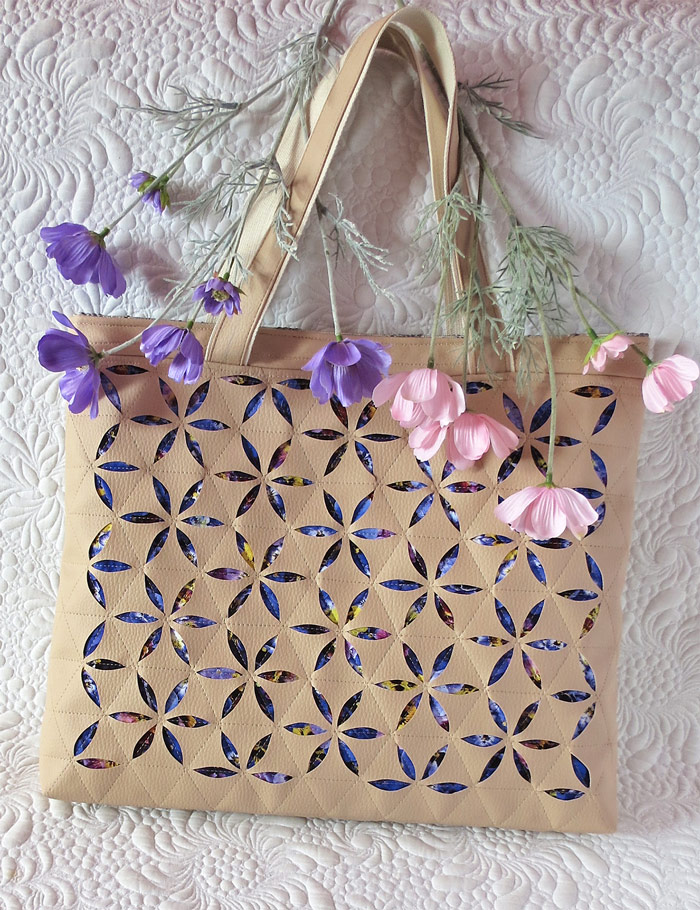 Charming Tote Bag Pattern
