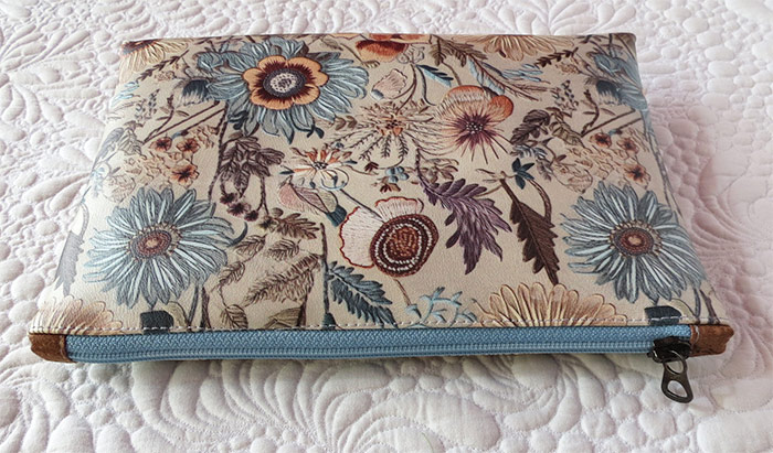 Quick and easy pouch tutorial